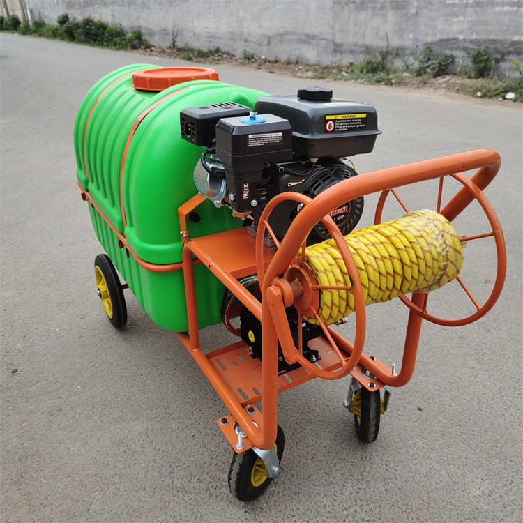 高效植保新選擇 果樹高射程打藥機(jī)、四輪手推式園林噴藥機(jī)與200L汽油消毒機(jī)功能解析與應(yīng)用場景